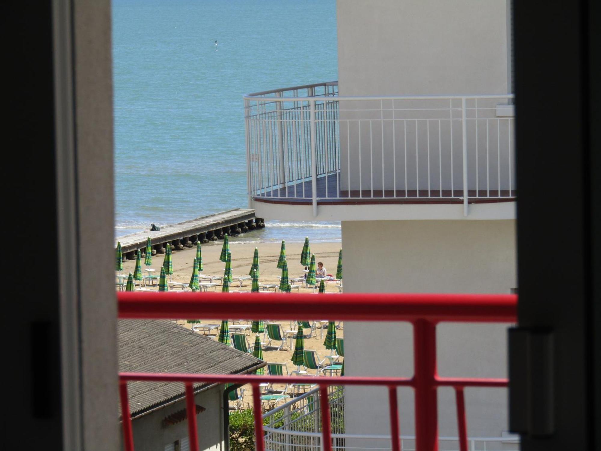 Hotel Atene Lido di Jesolo Exterior foto